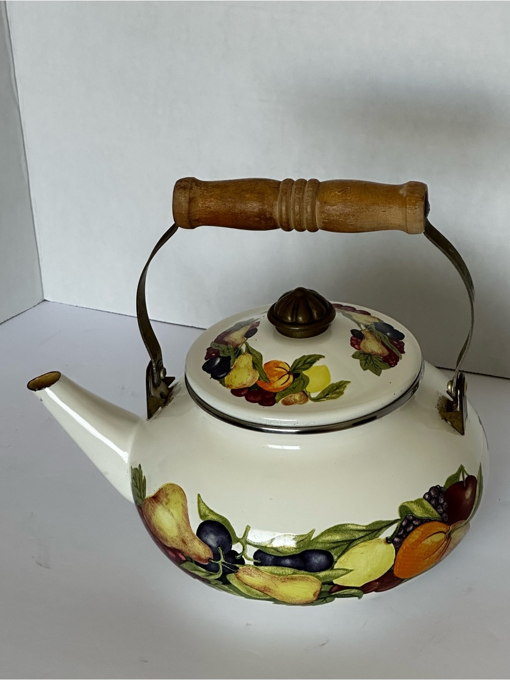 Cream Fruit-Pattern Enamel Tea Kettle with Wooden Handle